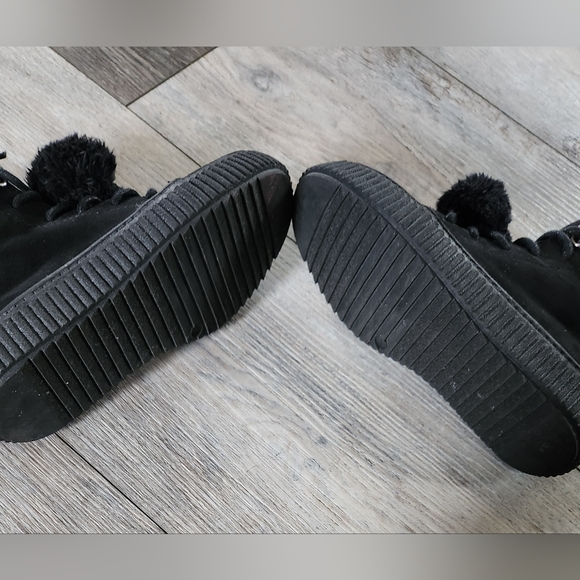 COPY - Gap Toddler Girls Suede PomPom Lace Up Boots- Black - Picture 6 of 7